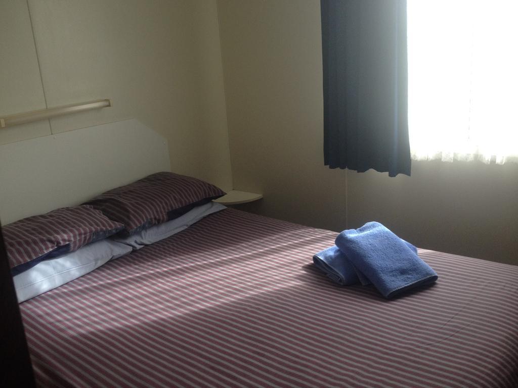 ฮิลล์เครสต์ ทัวริสต์ พาร์ค เคบิน Hotel เซนต์เฮเลนส์ ห้อง รูปภาพ